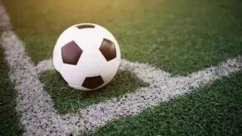 刘芮麟街边热吻引热议，已婚生子传闻成真？粉丝：迹象早已明显？